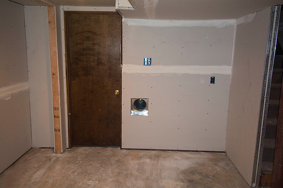 20170615a_basement_buildout-11