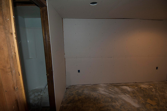 20170615_basement_buildout-12